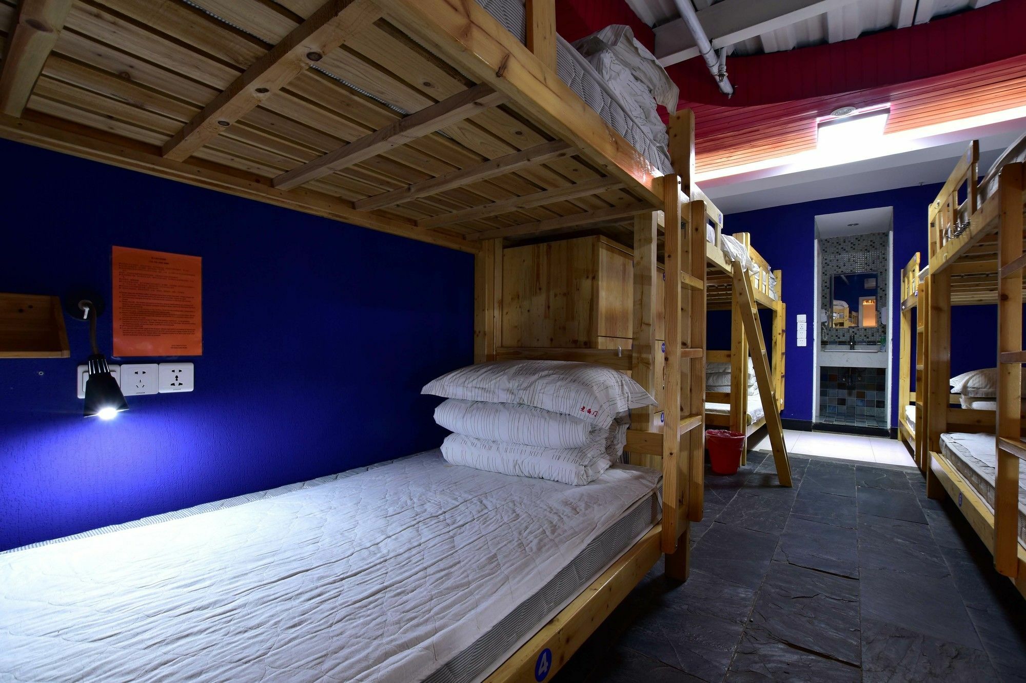 Hotel Old West Gate International Youth Shanghai