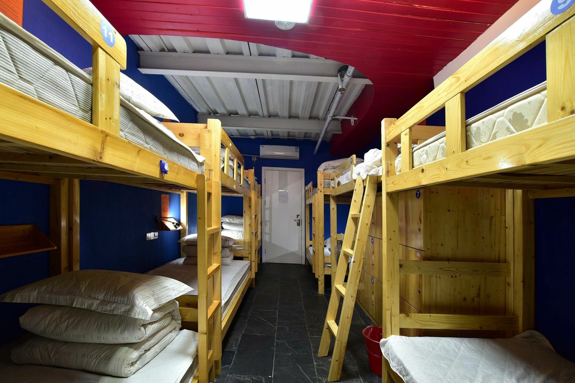 Hotel Old West Gate International Youth