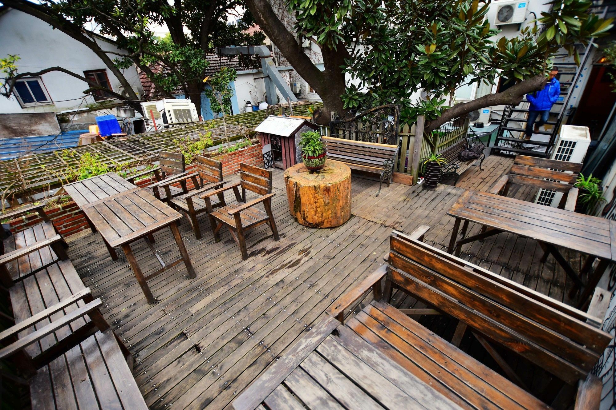 Old West Gate International Youth Hotel 2*